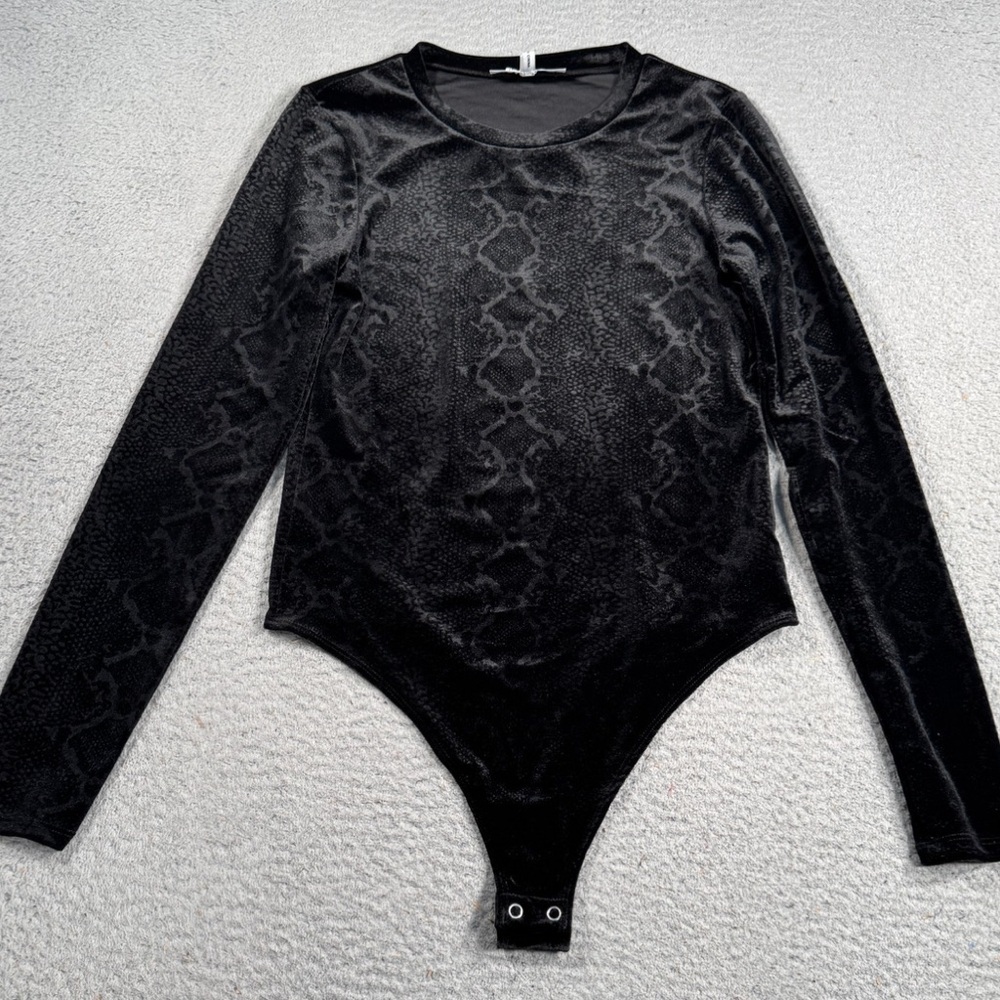 Good American Bodysuit Women's 2 Black Velvet Snakeskin Print Scuba Contour